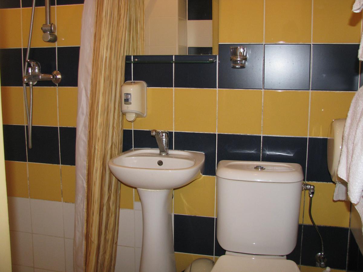 Motel Piligrimo Uzeiga Kadares Esterno foto