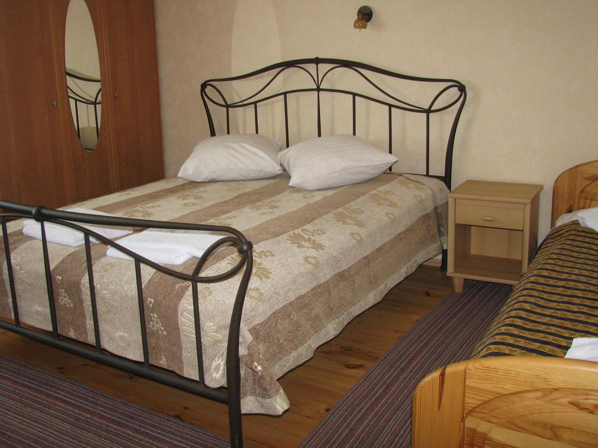 Motel Piligrimo Uzeiga Kadares Esterno foto